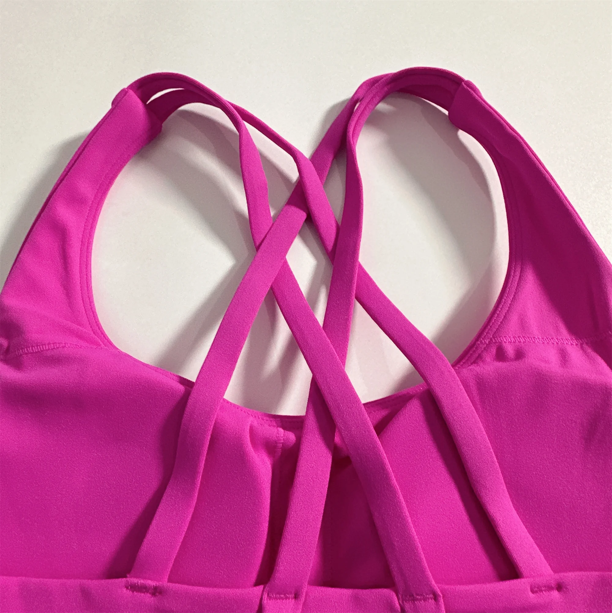 Solid Color Women Cross Back Fitness Underwear Soft Fitness Sport Bra Top Gym Yoga Athletic Workout With Chest Pad Comprehensive