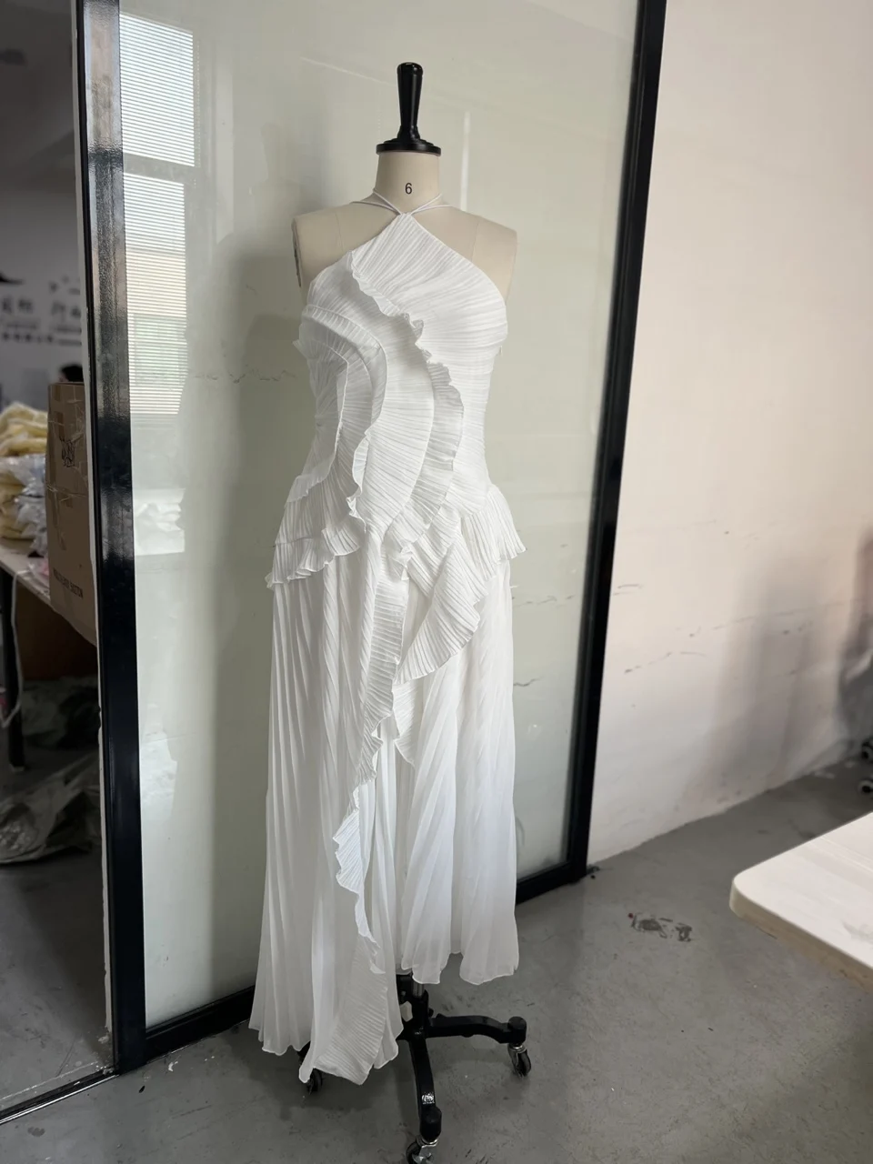 Chic pleated halter neck long vacation dress high quality