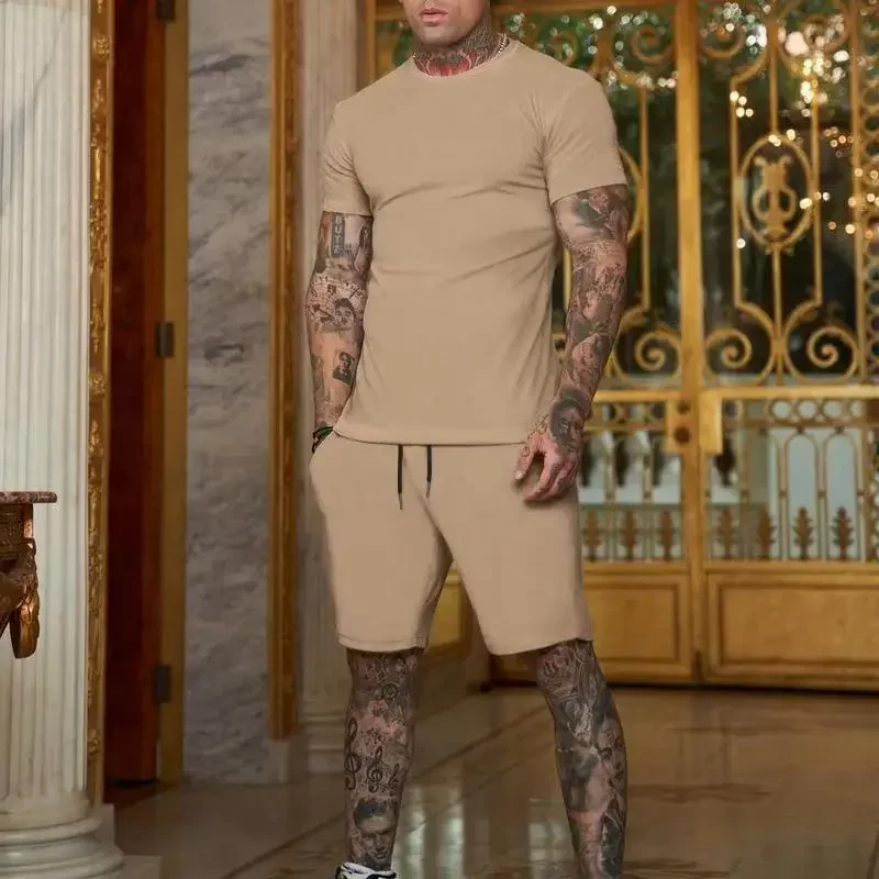 Men's sportswear short sleeved t-shirt and shorts set
