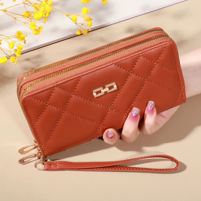 Chic Quilted Long Wallet for Women - Secure Zipper, Multiple Card Slots, Phone Compartment - Versatile Clutch for Every Occasion Chic Quilted Long Wallet for Women - Secure Zipper, Multiple Card Slots, Phone Compartment - Versatile Clutch for Every Occasion
