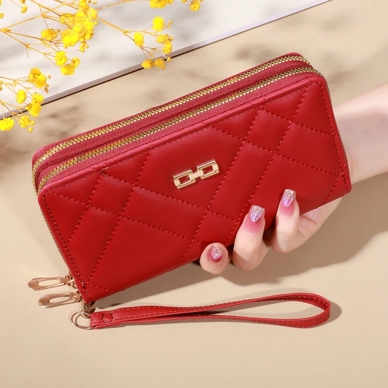 Chic Quilted Long Wallet for Women - Secure Zipper, Multiple Card Slots, Phone Compartment - Versatile Clutch for Every Occasion Chic Quilted Long Wallet for Women - Secure Zipper, Multiple Card Slots, Phone Compartment - Versatile Clutch for Every Occasion